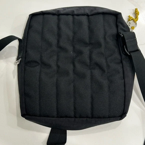 The North Face Berkeley Black Crossbody Bag - Picture 4 of 10